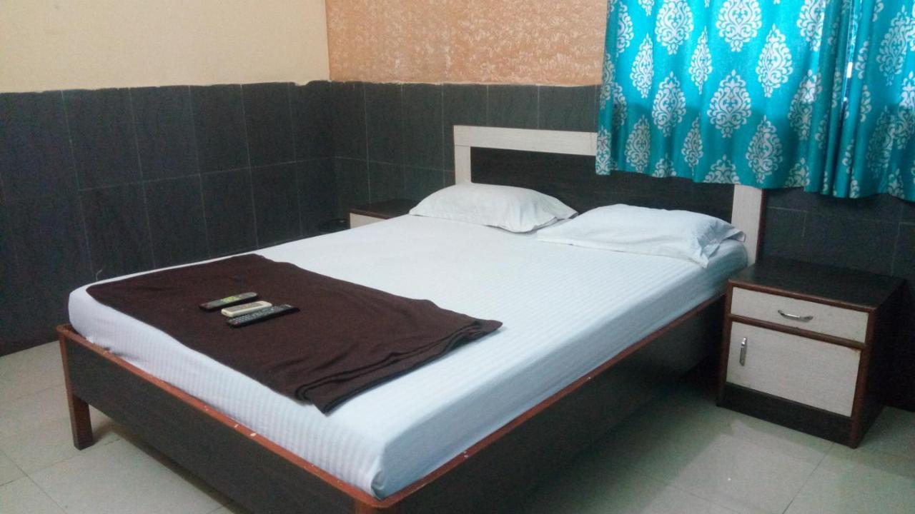 Hotel Sarang Lodge Panvel Dış mekan fotoğraf
